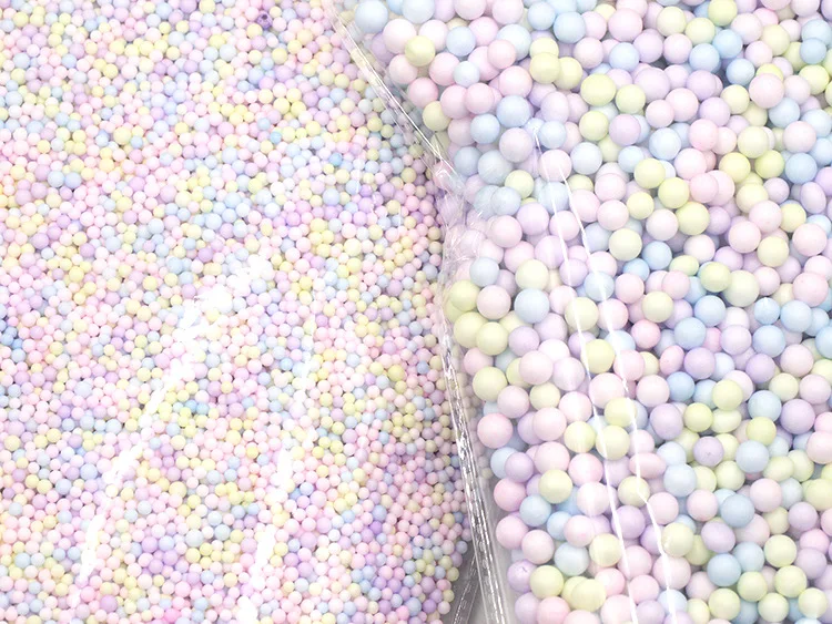 Мини шарики из цветной пенки Macaron весом 8/26 г для упаковки подарков в коробке "Candy Gift Box". Идеально подходят для декорирования на детских праздниках, днях рождениях и вечеринках. Также можно использовать в качестве конфетти для наполнен