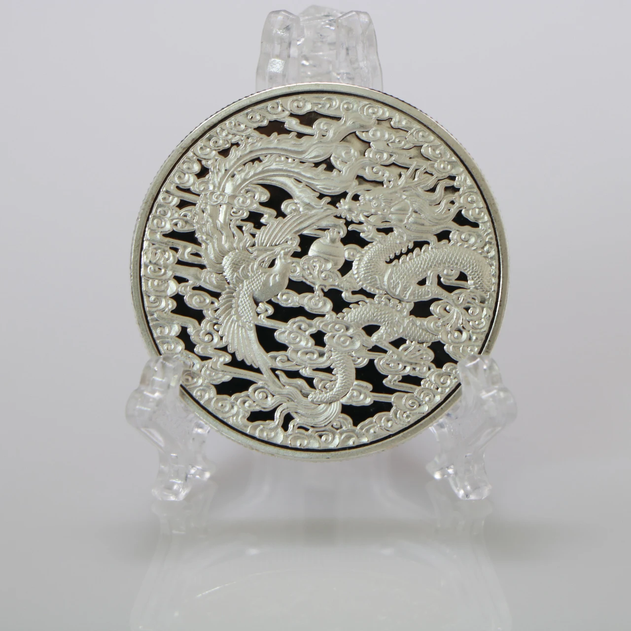 Традиционные памятные монеты с серебряным покрытием дракона и