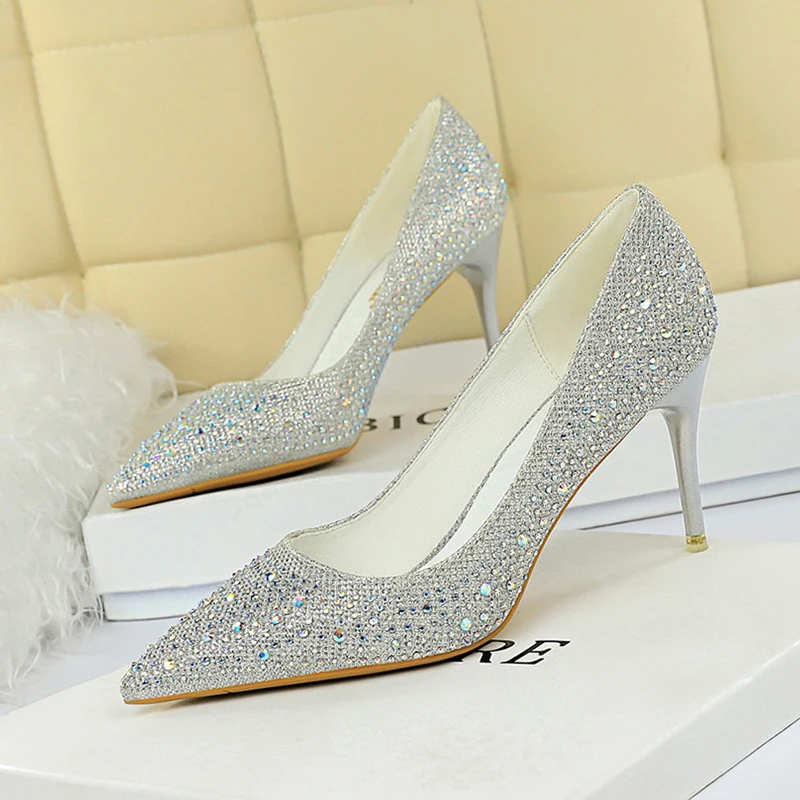 

Невысокие женские Туфли-лодочки элегантные Обувь на высоких каблуках; Женские туфли на каблуке 7 см; Туфли с острым носком на шпильках страз...