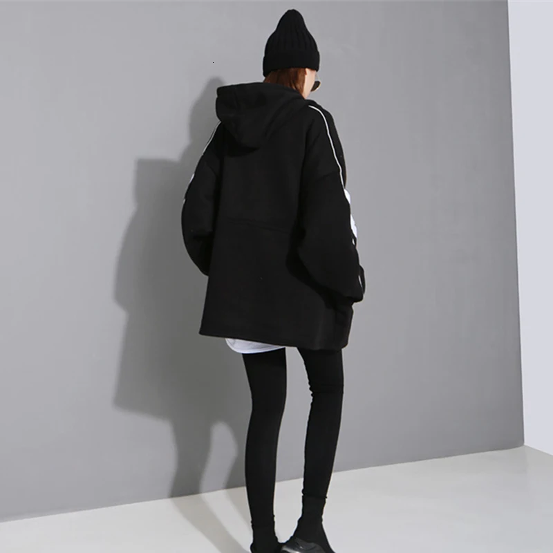 TWOTWINSTYLE повседневное шнурок хит цвет Женские кофты с капюшоном воротник фонарь длинным рукавом Свободная Толстовка женская одежда