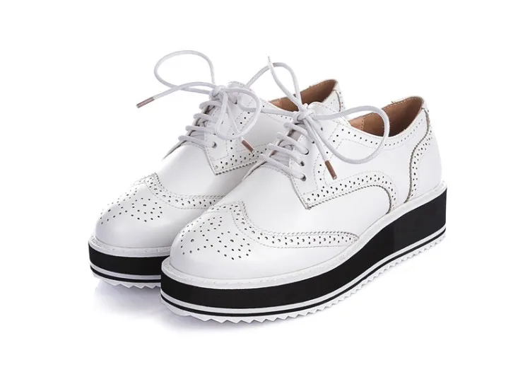 Женские туфли лодочки на платформе и толстом каблуке ажурные шнуровке с