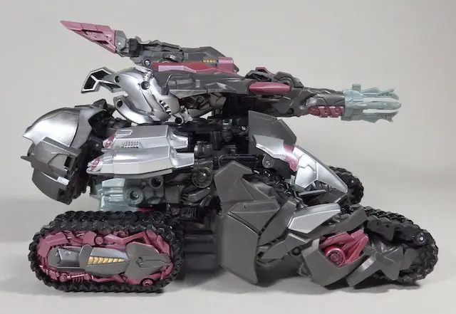 Экшн фигурка Takara Tomy Трансформеры лидер класса декаптиконы щероза Мегатрон