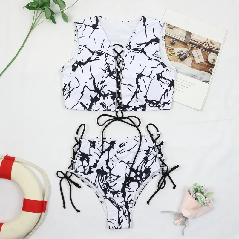 Новинка 2021 комплект бикини на бретелях-спагетти черные и белые купальники с