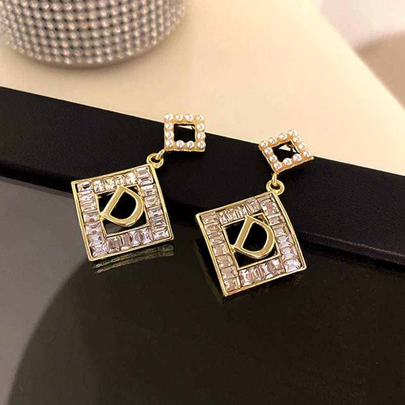 

Vintage Elegant The Letter D Pearl Crystal Earrings for Women S925 Needle Dangle High Quality AAA Zircon Jewelry Party Gift Hot