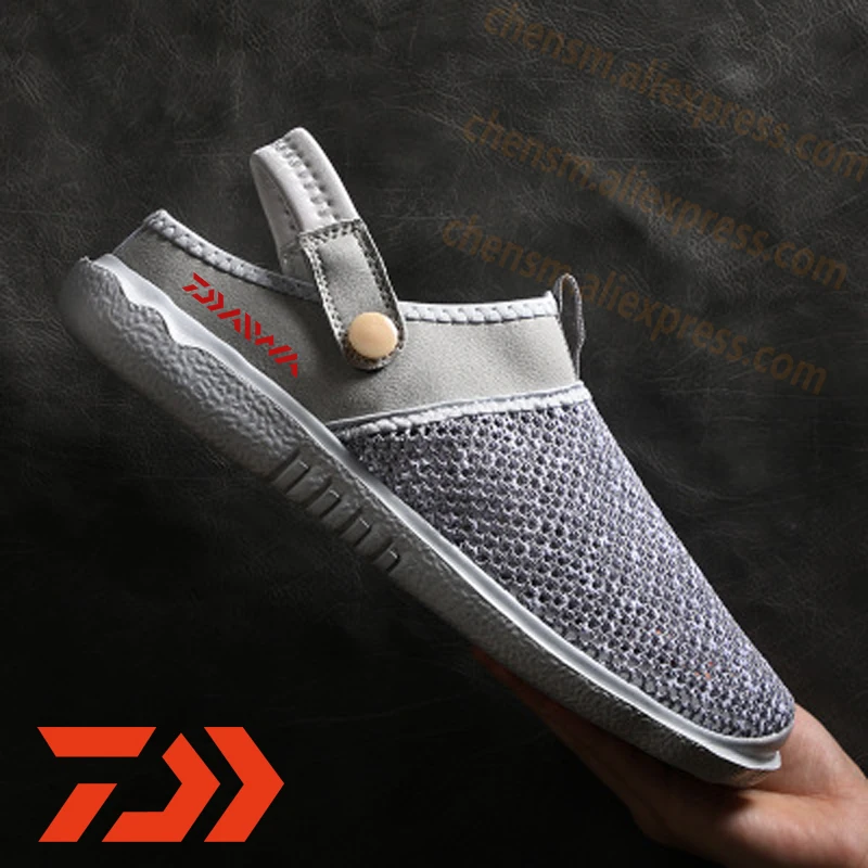 

2020 DAWA Fishing Shoes Beach Sandals Camouflage Outdoor Shoes Lamp Breathable Daiwa Slippers Men's Summer Soft Waterproof Shoes