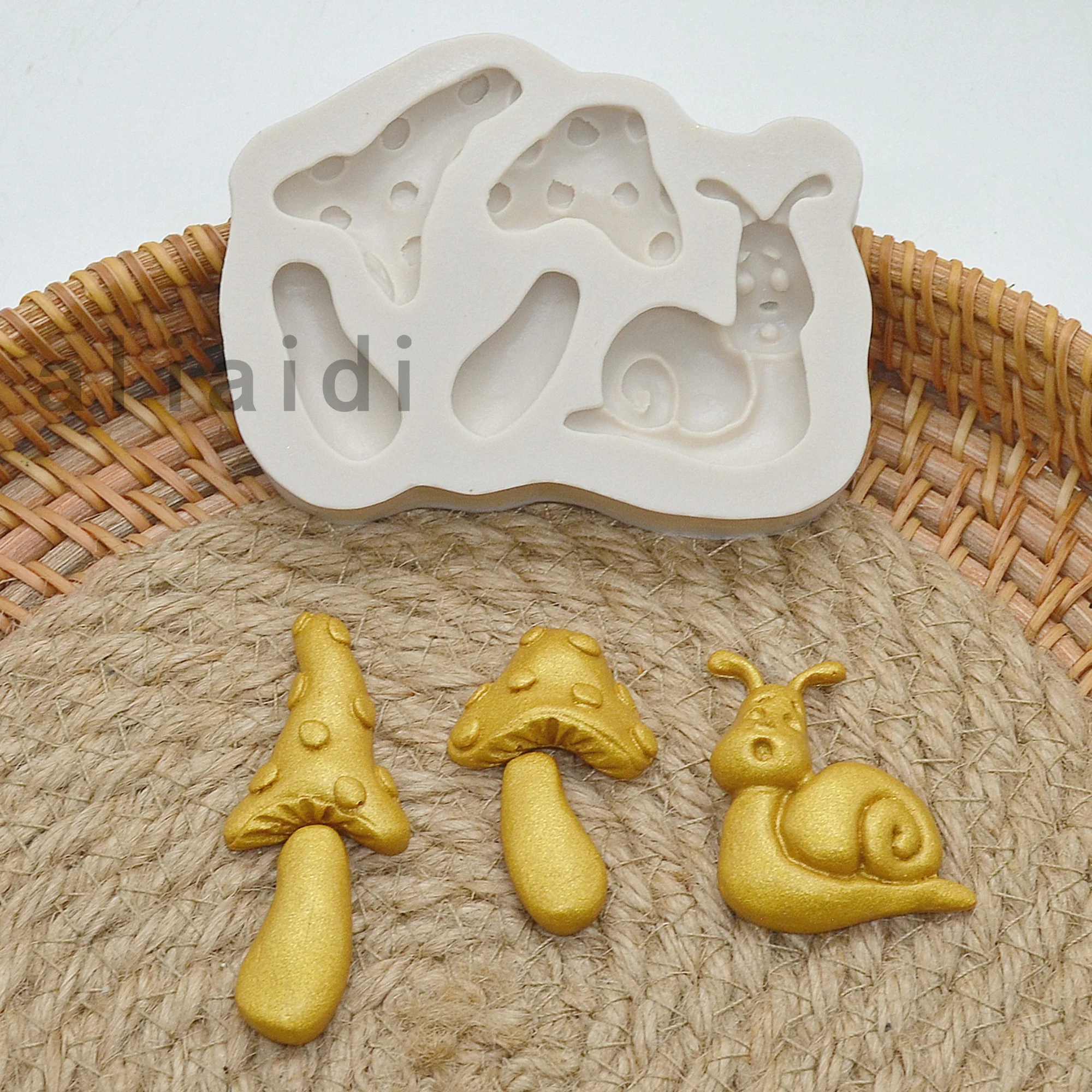 

3D Forest Mushroom And Snails Silicone Molds Fondant Molds Cake Decorating Tools Candy Resin Clay Chocolate Mould X52