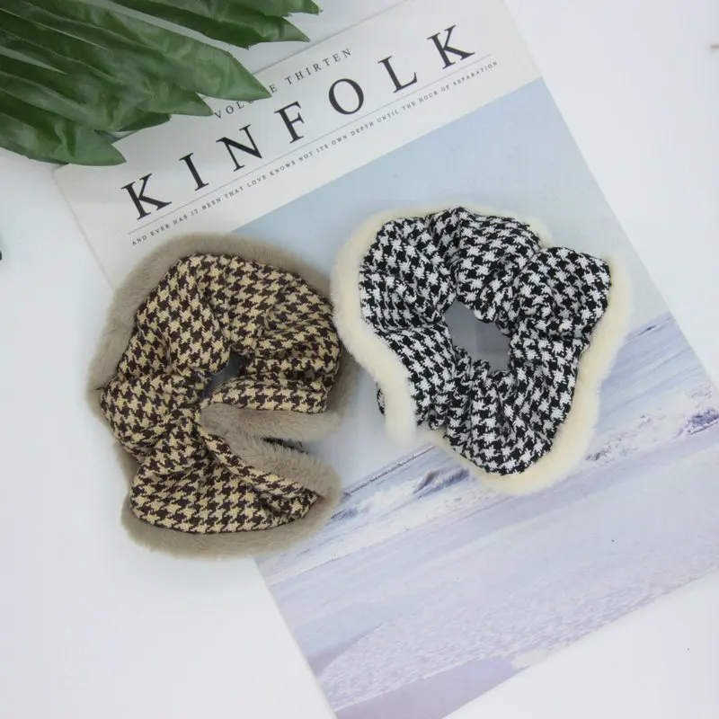 

Autumn and Winter Cute Girl Retro Houndstooth Inlaid Rabbit Hair Side Hair Ring New Tie Hair Large Intestine Ring Hair Accessory
