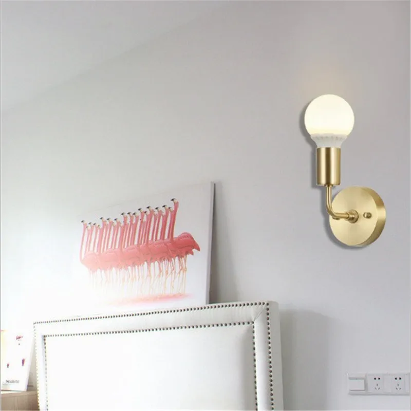 Медная настенная лампа креативная прикроватная для спальни простая