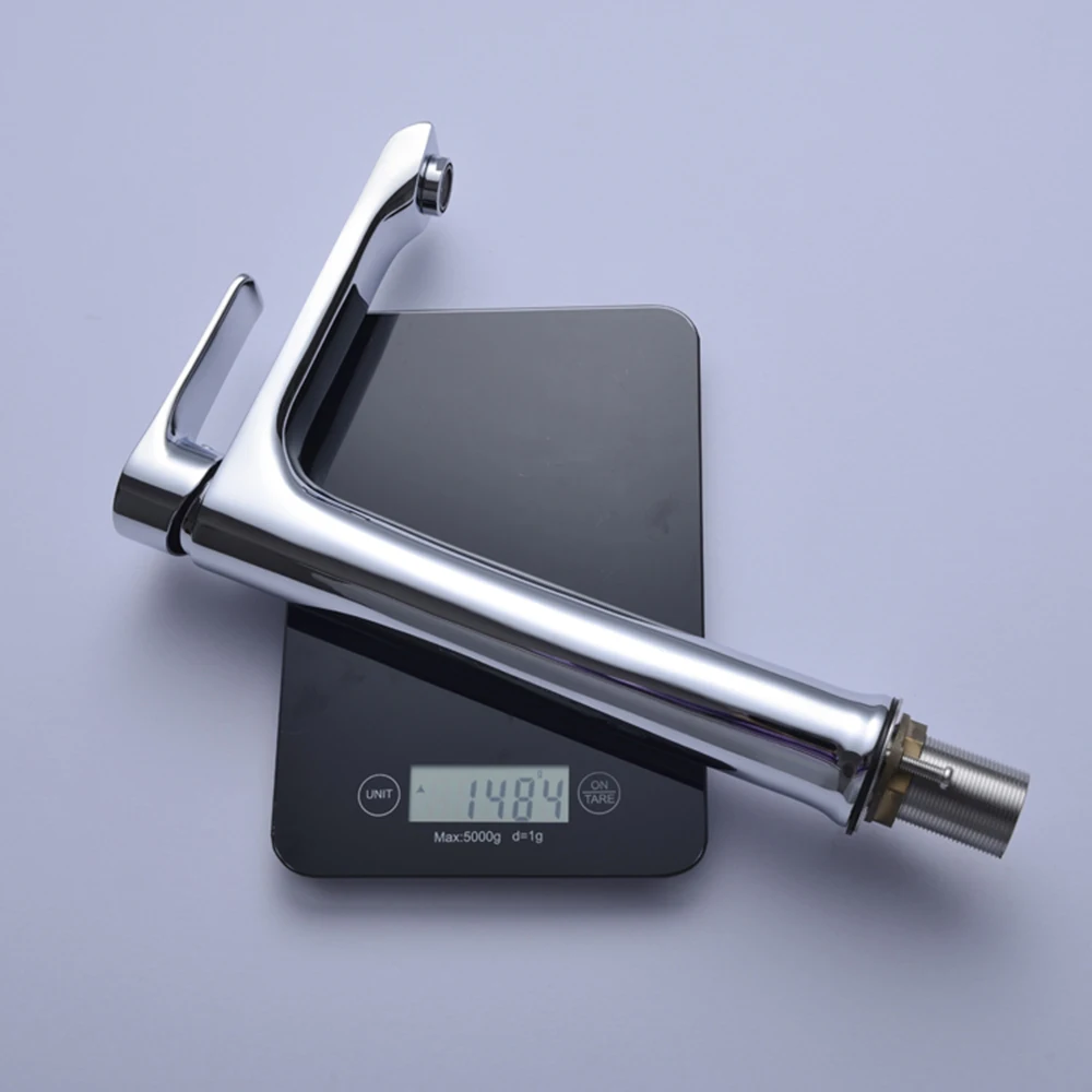 Смеситель горячей и холодной воды латунный для ванной комнаты с одной головкой