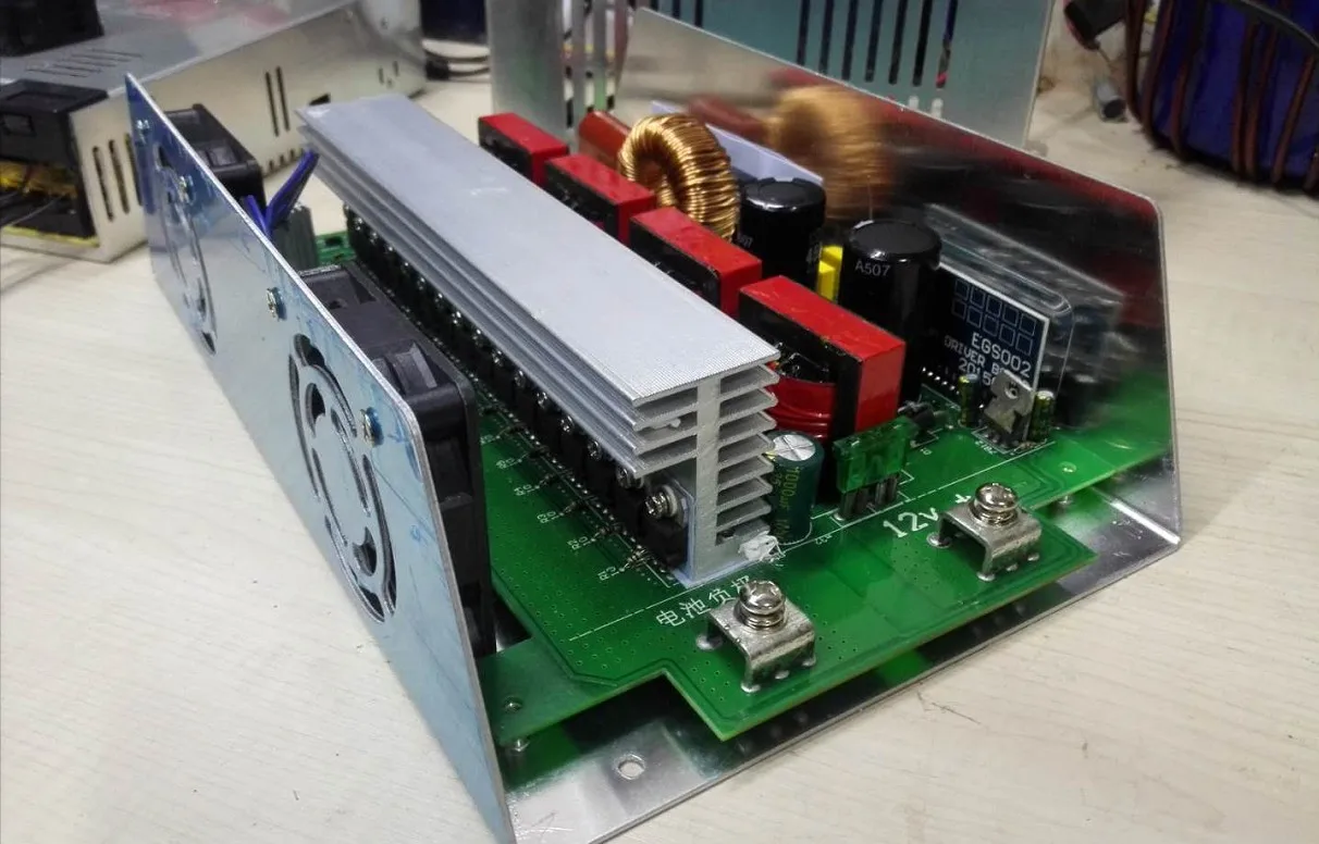 Преобразователь немодулированного синусоидального сигнала от 12 В до 220 2000 Вт