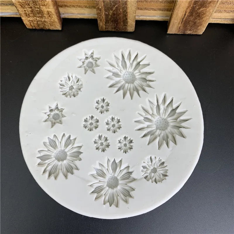 

Small Flower Fondant Cake Silicone Mold Cake Decoration DIY Baking Flowers Rose Chrysanthemum Daisy Chocolate Mold Soap Mold