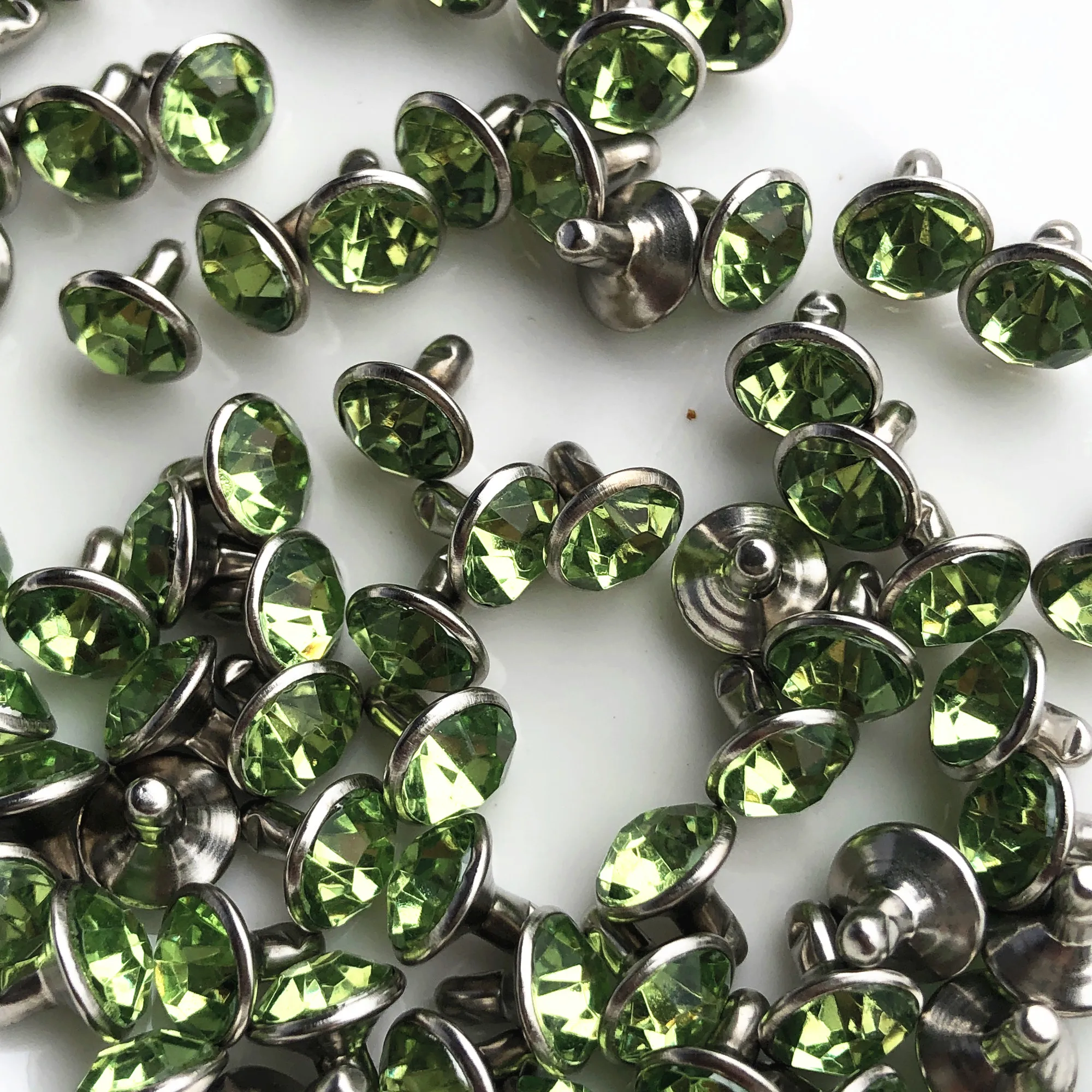 Новинка 100 комплектов 8 мм акриловые классические заклепки серебряные кожаные