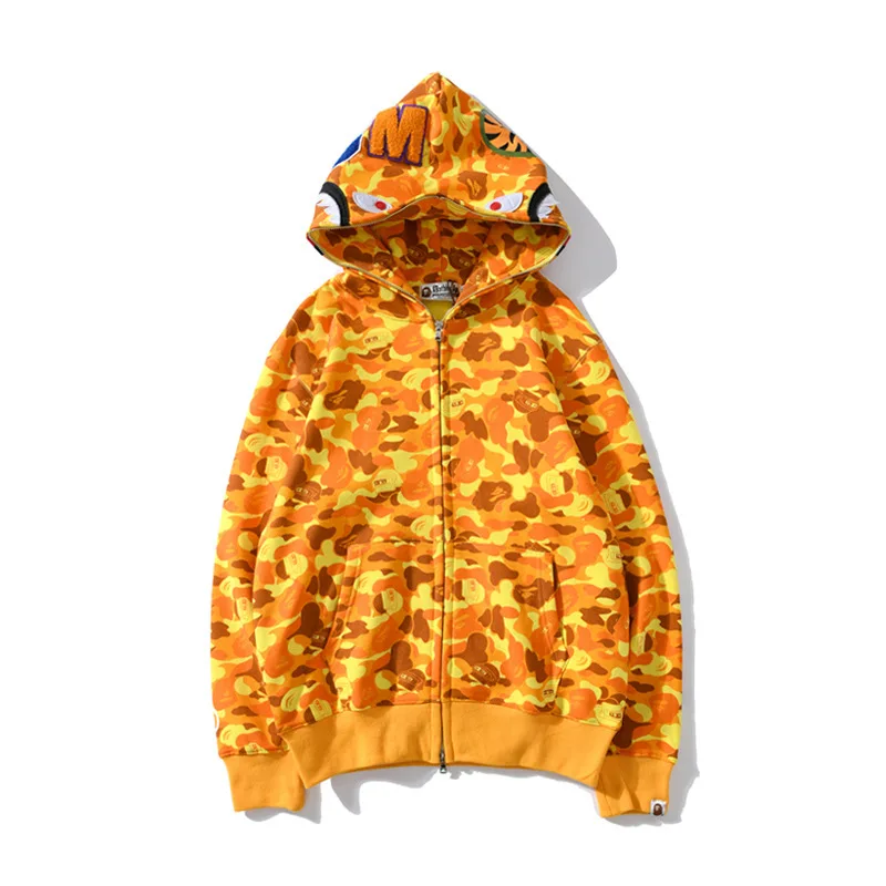 

Hoodies & Sweatshirts