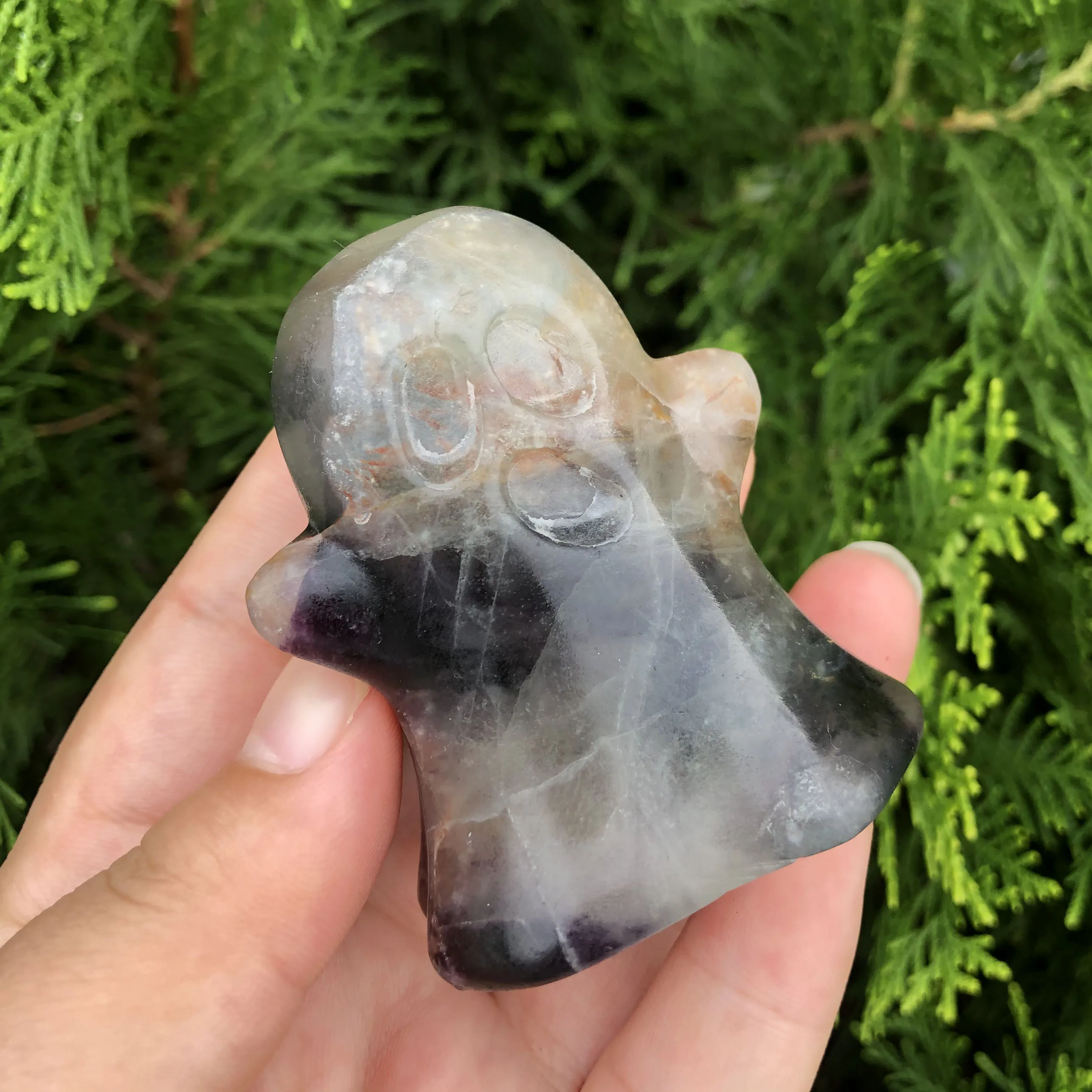 

1 шт. натуральный флюорит призрак резьба флюорит Призрак для Хэллоуина