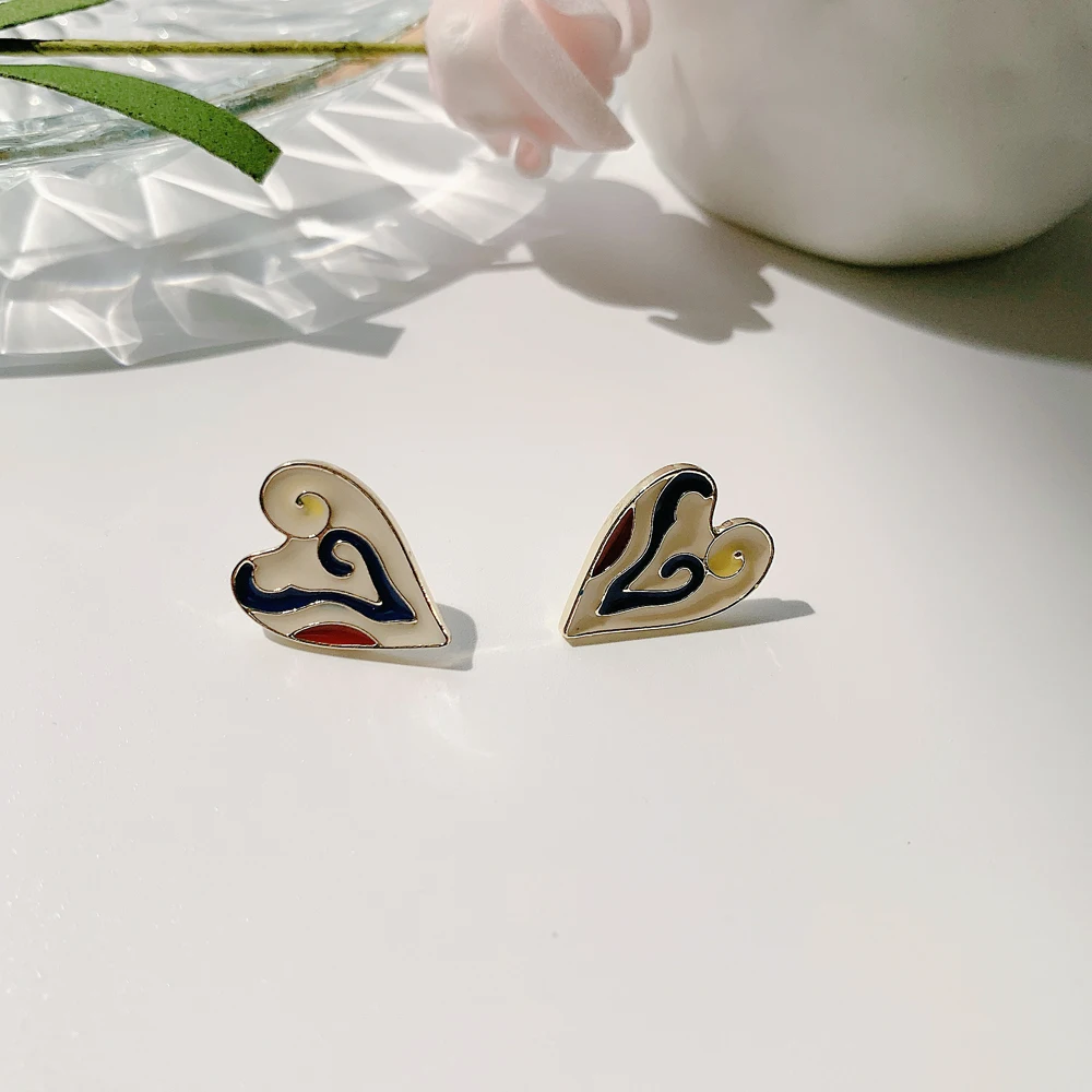 

Fashion Personality Creative Design Heart Shape Multicolor Stud Earrings The Elegant Temperament Of Women Jewelry Gifts Earrings