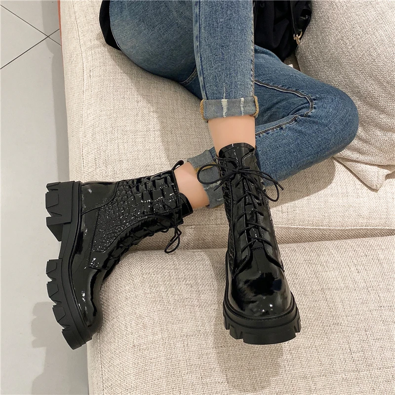 

CONASCO Autumn Winter Women Outdoor Ankle Boots Fashion Cool Genuine Leather Popular Cross-Tied Embroider Platforms Casual Boots
