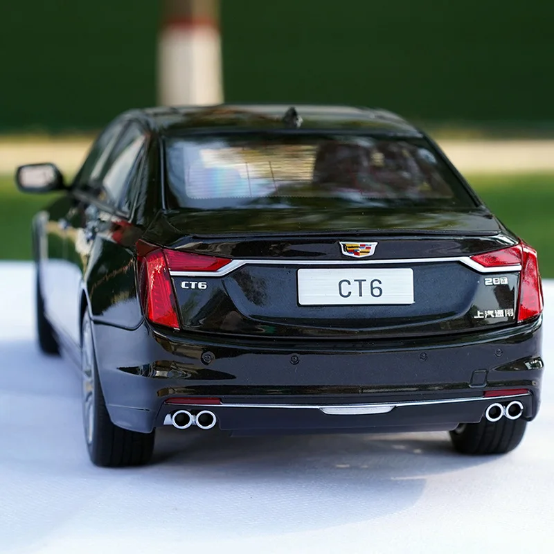 

Original 1:18 2019 Alloy Simulation Car Model Collection Decorative Ornaments