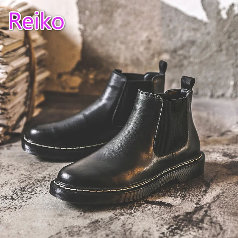 

Британские осенне-зимние новые эластичные ботинки челси на плоской подошве кожаные легкие короткие ботинки-мартинсы с педалью мужские бот...