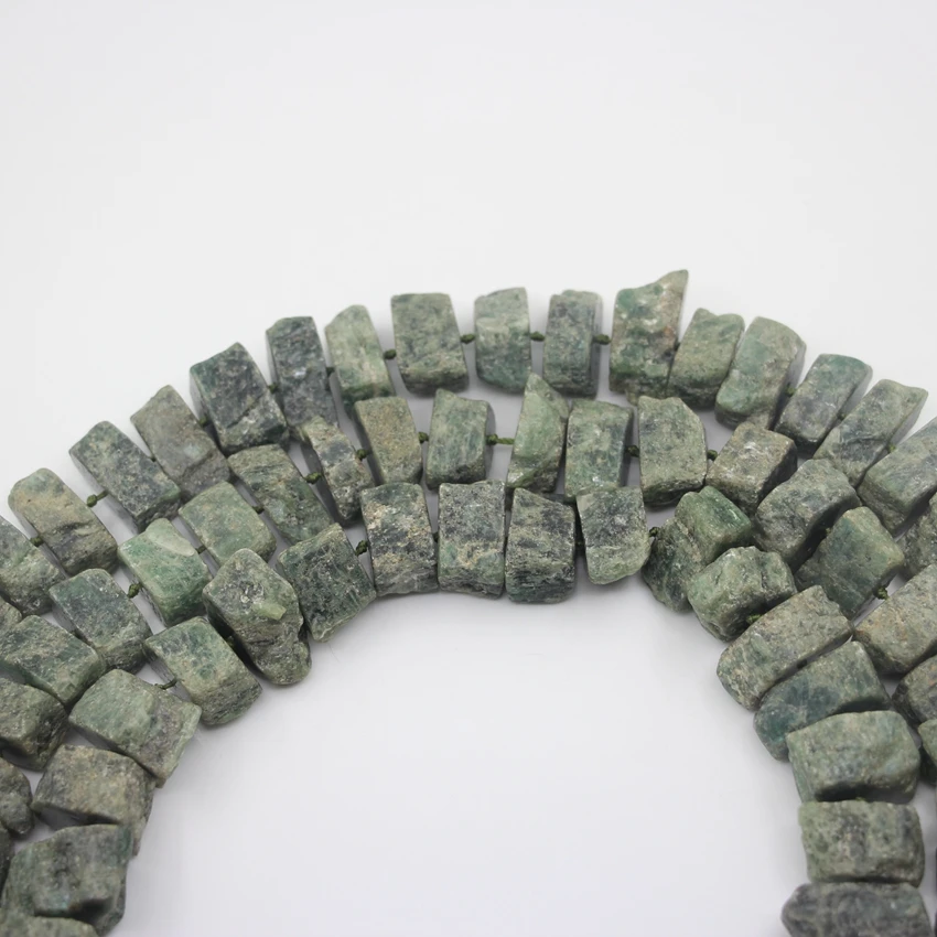 Флуоресцентный необработанный камень незакрепленные бусины с центральным