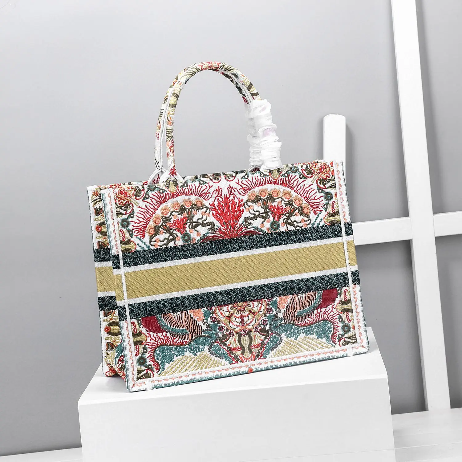 

Luxury 2021 new brand design female bag embroidery handbag large capacity convenient limited edition high quality free shipping