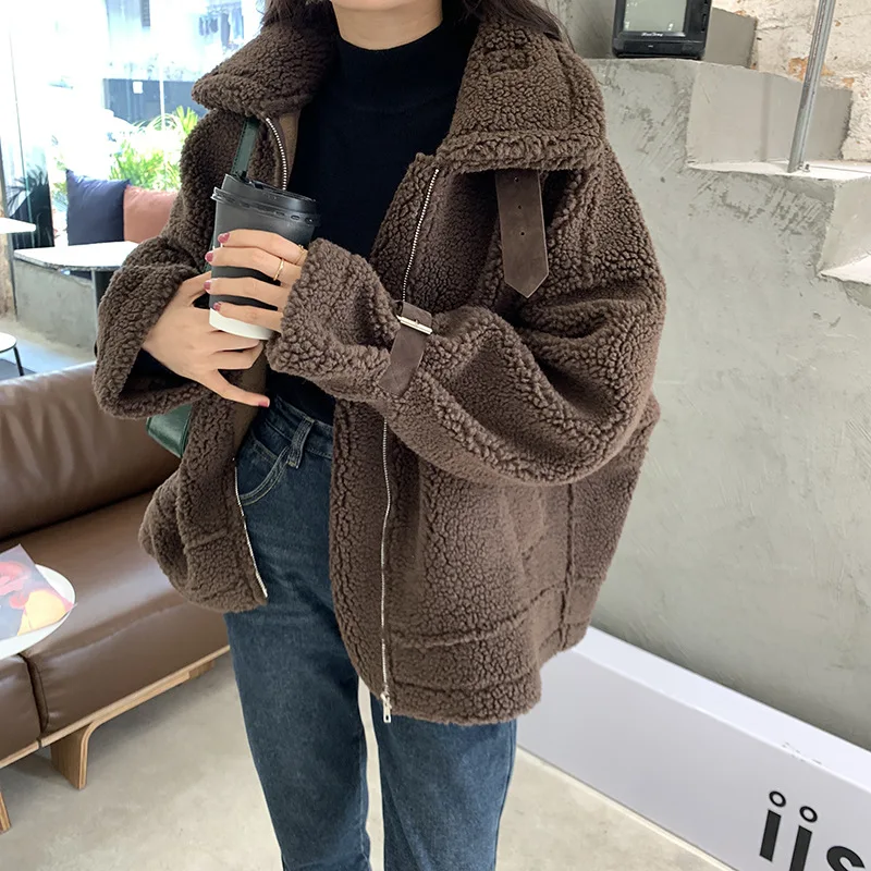 Женское короткое пальто из комбинированной замши 2019 зимнее теплое овчины