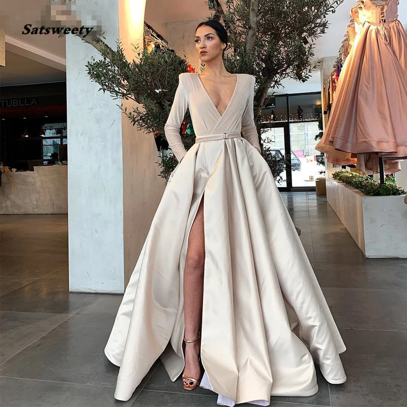 Женское вечернее платье с длинным рукавом атласное цвета шампанского бархатный