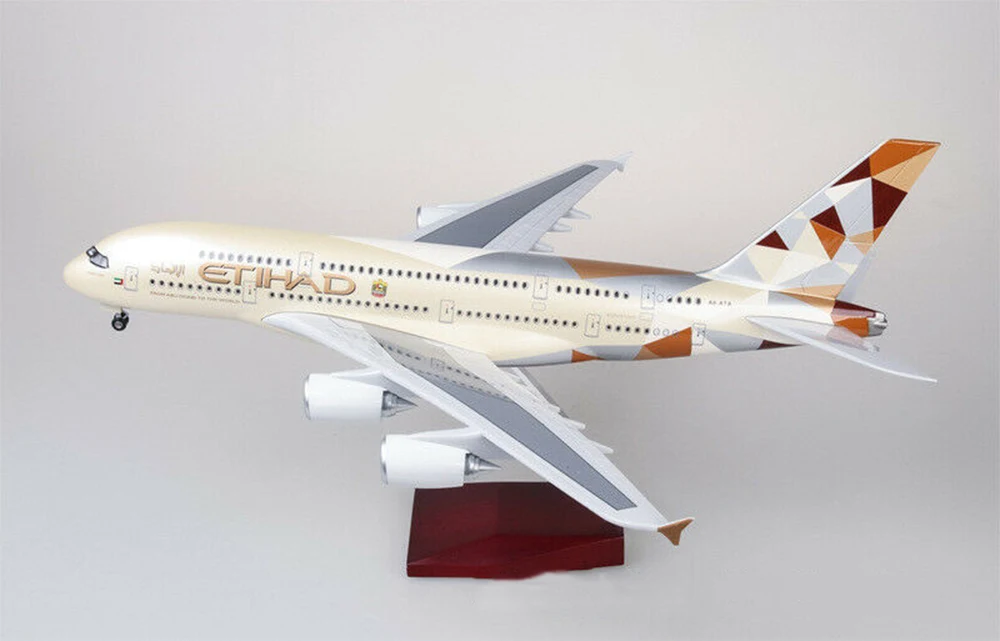 Детские игрушки коллекция 1/130 года модель самолета Etihad A380 светодиодный Ной