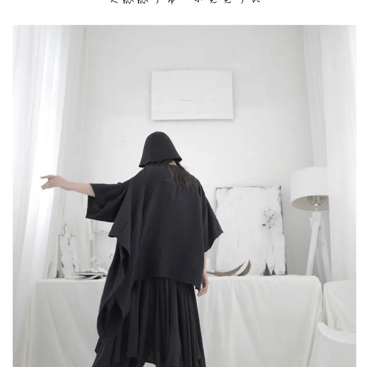 

[EAM] Women Asymmetrical Big Size Blouse New Stand Collar Three-quarter Sleeve Loose Fit Shirt Fashion Spring Autumn 2021 1T240