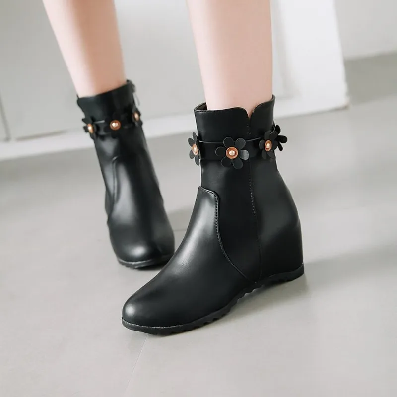 Женские ботинки на среднем каблуке черные розовые или бежевые теплые