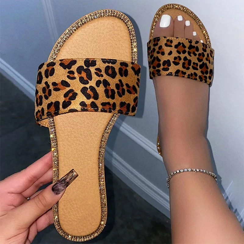

Summer Slippers Female 2021 New Women's Sandals Sexy Open Toe Shoes Woman Flip Flops Casual Crystal Flats Fashion Designer Slide