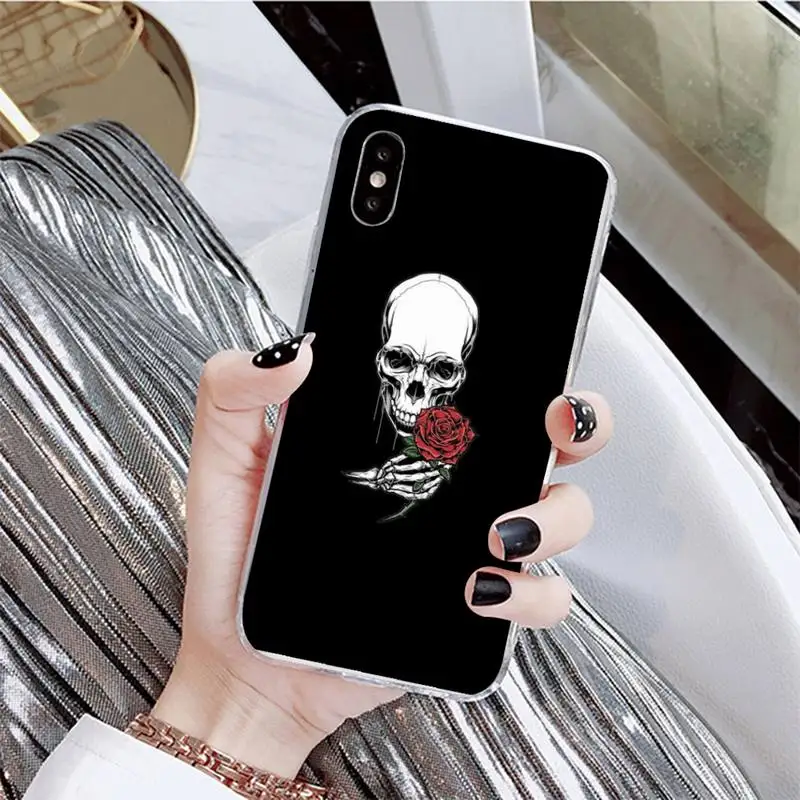 

Rose Skeleton Hand Skull Phone Case For iPhone X XS MAX 6 6s 7 7plus 8 8 Plus 5 5S se 2020 11 12pro max xr Funda cases