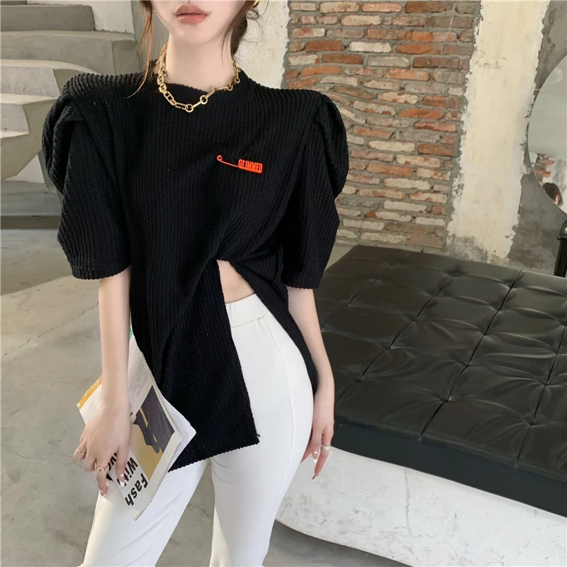 

Женские повседневные топы с коротким рукавом, летние модные футболки с разрезом сбоку, Женские однотонные футболки в Корейском стиле, новин...