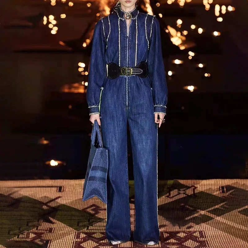 Широкие джинсовые комбинезоны женские со стоячим воротником потертые края