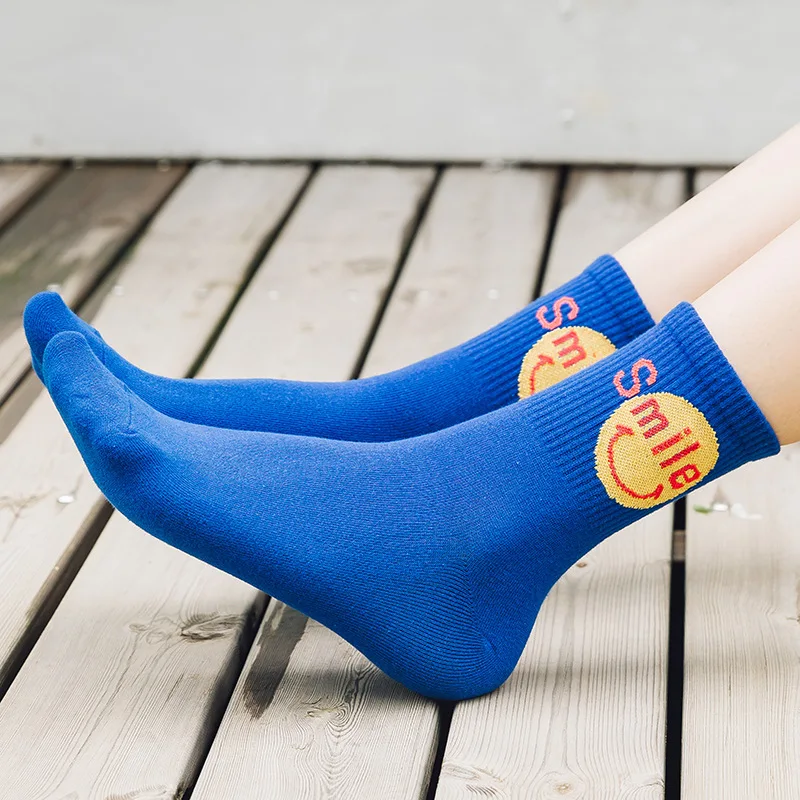 Женские носки со смайликом и вышивкой хлопковые средней длины дышащие женские в