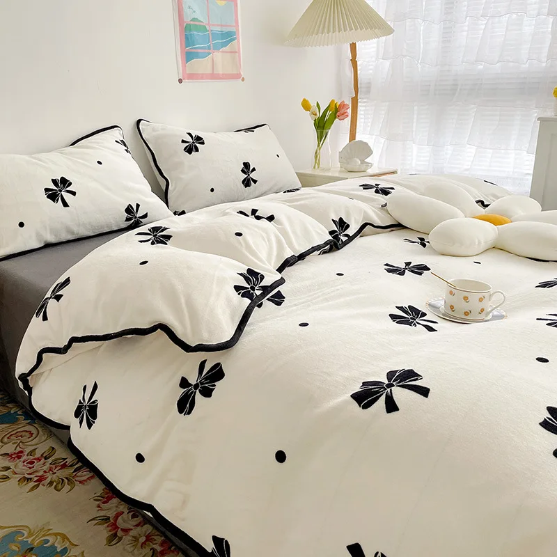 

Winter Thick Printed Milk Velvet Bed Four-piece Coral Flannel Duvet Cover Double-sided Plus Velvet Bed Linen Bed Skirt Bed Cover