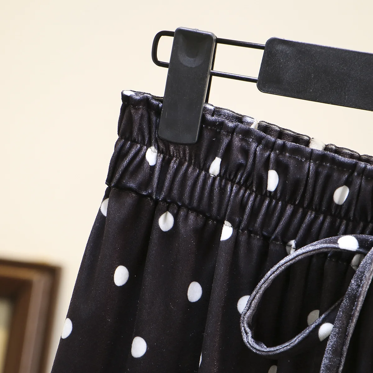 2020 весенние женские широкие брюки облегающие повседневные велюровые в горошек