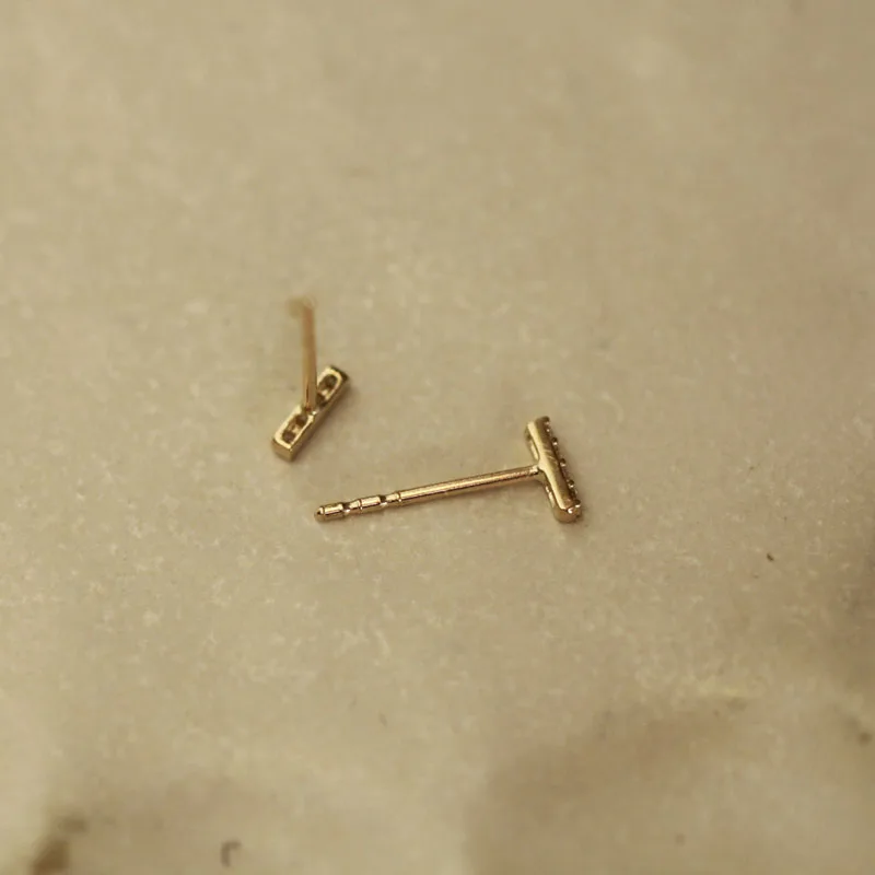 Серьги гвоздики с кристаллами в форме полоски 14 к|Серьги-гвоздики| |