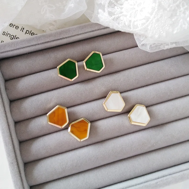 Женские акриловые сережки клипсы нестандартные геометрические серьги гвоздики