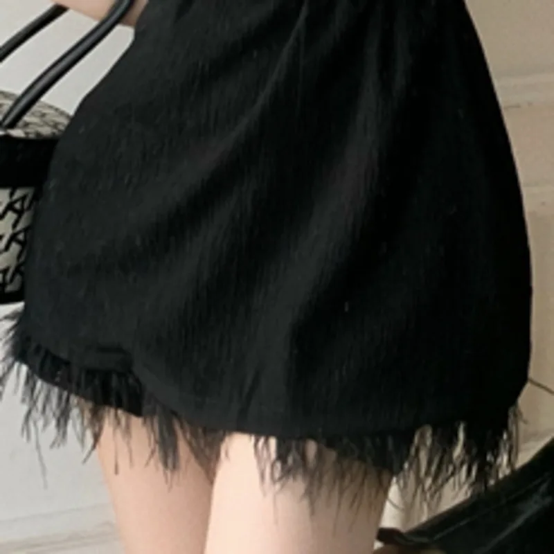 

Casual Shorts Suits Temperament Niche Design Sensual Clavicle Hollow Tassel Top + Elastic Waist Shorts With Belt Two Piece Sets