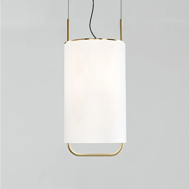 

Постмодернизированная американская простая креативная дизайнерская настольная лампа для гостиной, белый абажур, металлическая декоратив...