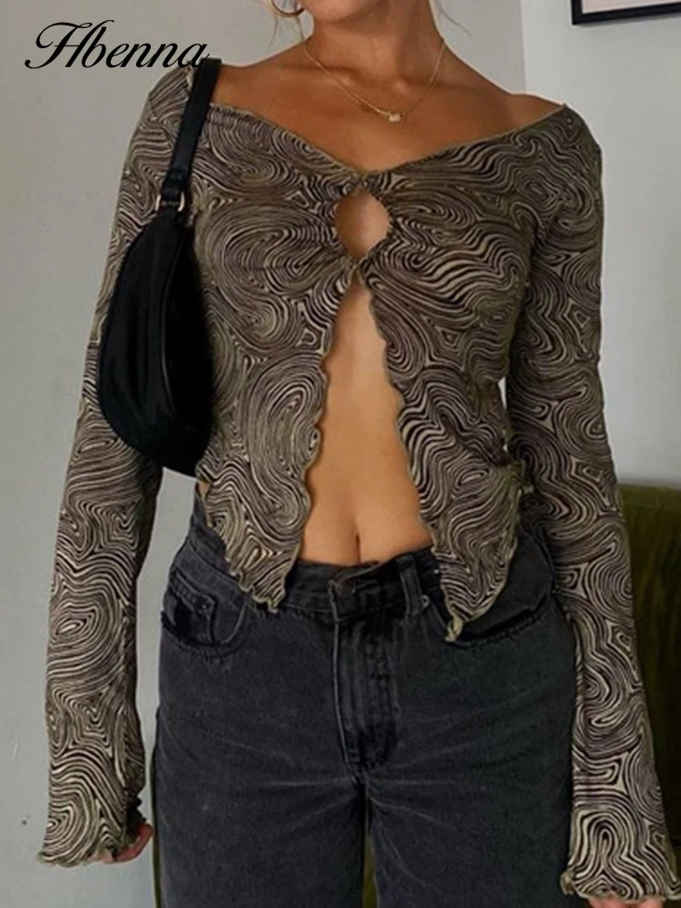 

Женская футболка с длинным рукавом и разрезом на подоле, с принтом