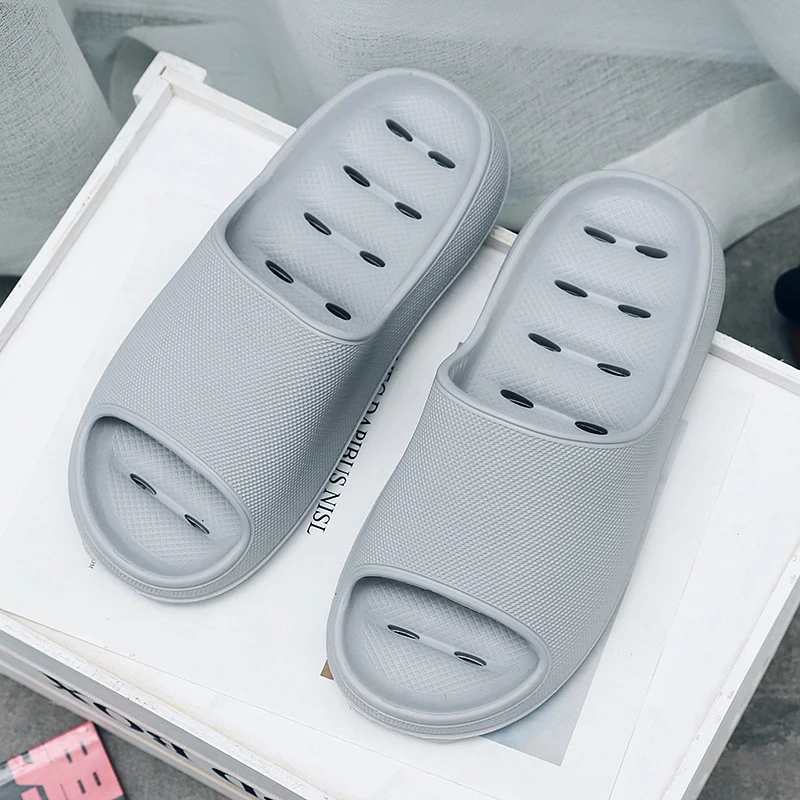 Unisex 2021 Hot Sale Brand Clogs Men Sandals Shoes Rubber Lightweight Sandalias Colorful Shoes for Summer Beach Zapatos Hombre