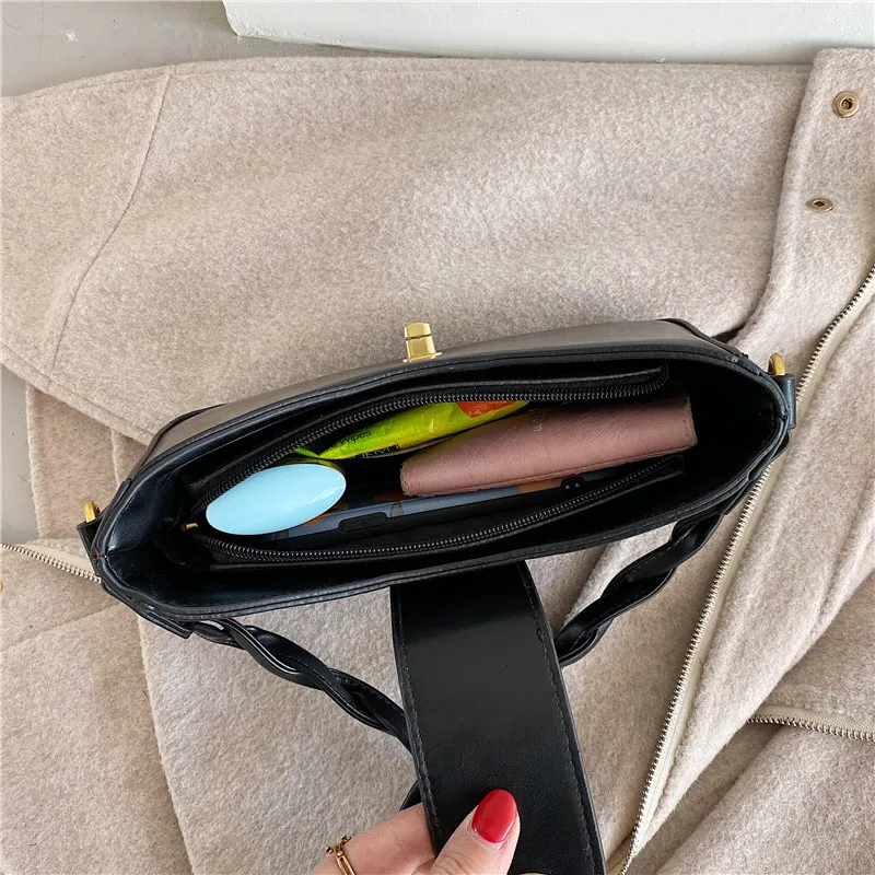 

Casual Black Women's Shoulder Bag Weave Handle Hasp Tote Bags Solid Leather Lady Messenger Bag Designer Ladies Handbag and Purse