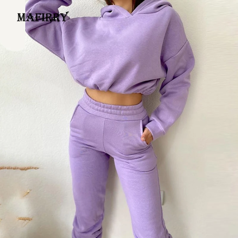 

Новинка, Женский флисовый комплект из двух предметов с капюшоном, весна-осень, короткий топ с длинным рукавом, брюки для бега, женский костюм...