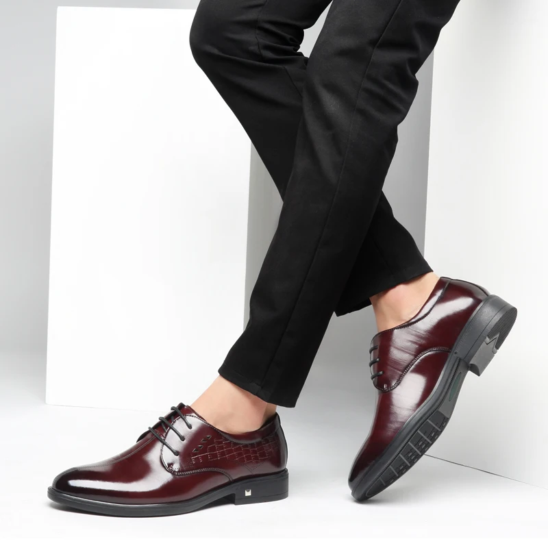 Туфли мужские деловые кожаные модные туфли дерби заостренный носок на шнуровке