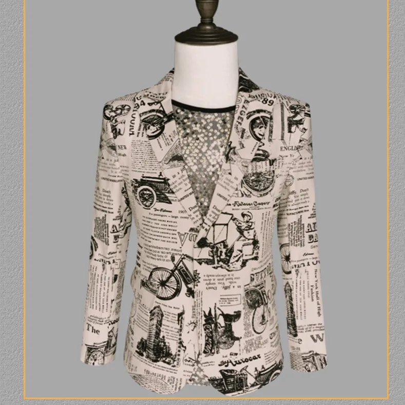 

Men British Style Khaki Newspaper Pattern Slim Fit Casual Blazer Coat Fashion Design Men's Party Talicoat Singer Stage Costumes