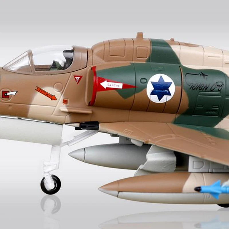 Модель самолета из металлического сплава 1:72| |