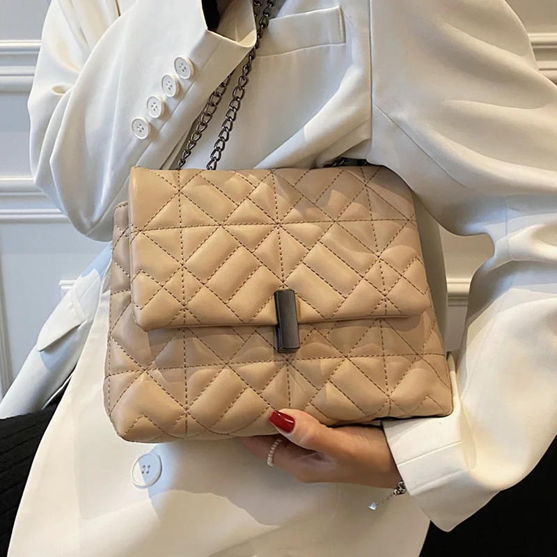 

Retro Quilted Women Crossbody Bag Luxury Leather Handbag High Capacity Messenger Bag Ladies Embroidery Thread Chain Shoulder Bag