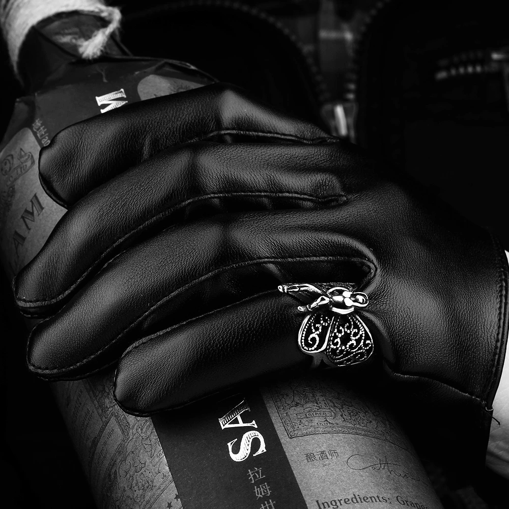 

GOMAYA Titanium Steel Series Retro Rings For Unisex Hollow Out Butterfly Elves Patterns Ring Neo-Gothic Fashion Jewelry Hot Sale