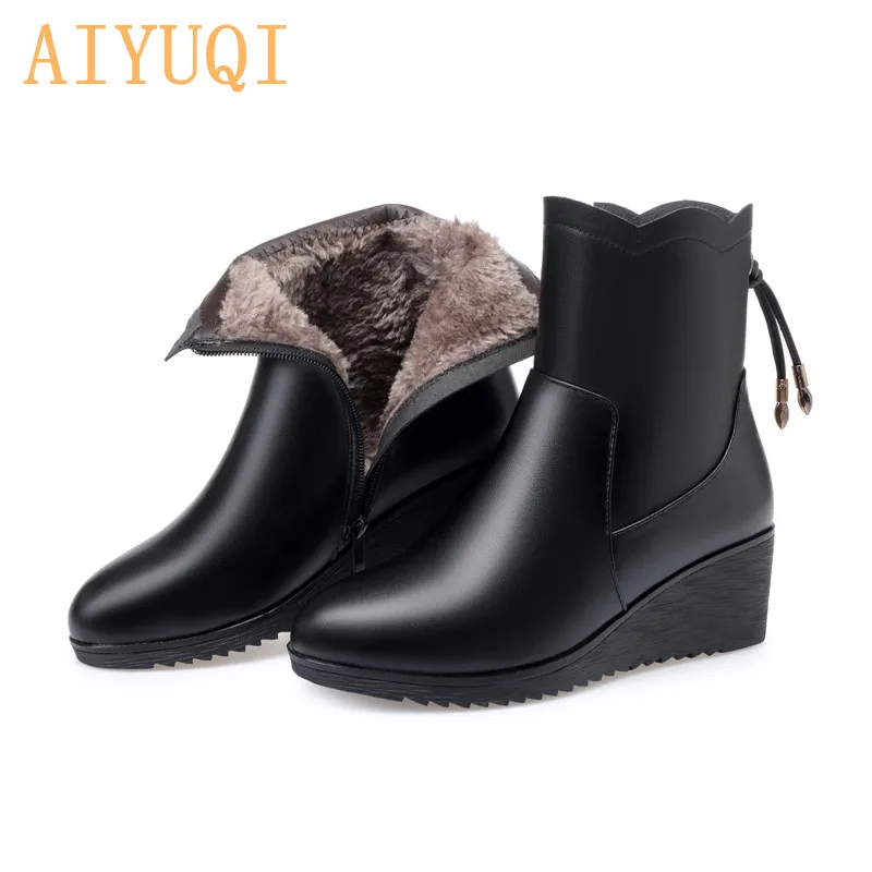 black fluff AIYUQI женские ботинки; ботильоны из натуральной кожи; зимняя обувь для мам; большие размеры 41, 42, 43; теплая шерстяная обувь на танкетке; женские зимние ботинки - Цвет: black fluff